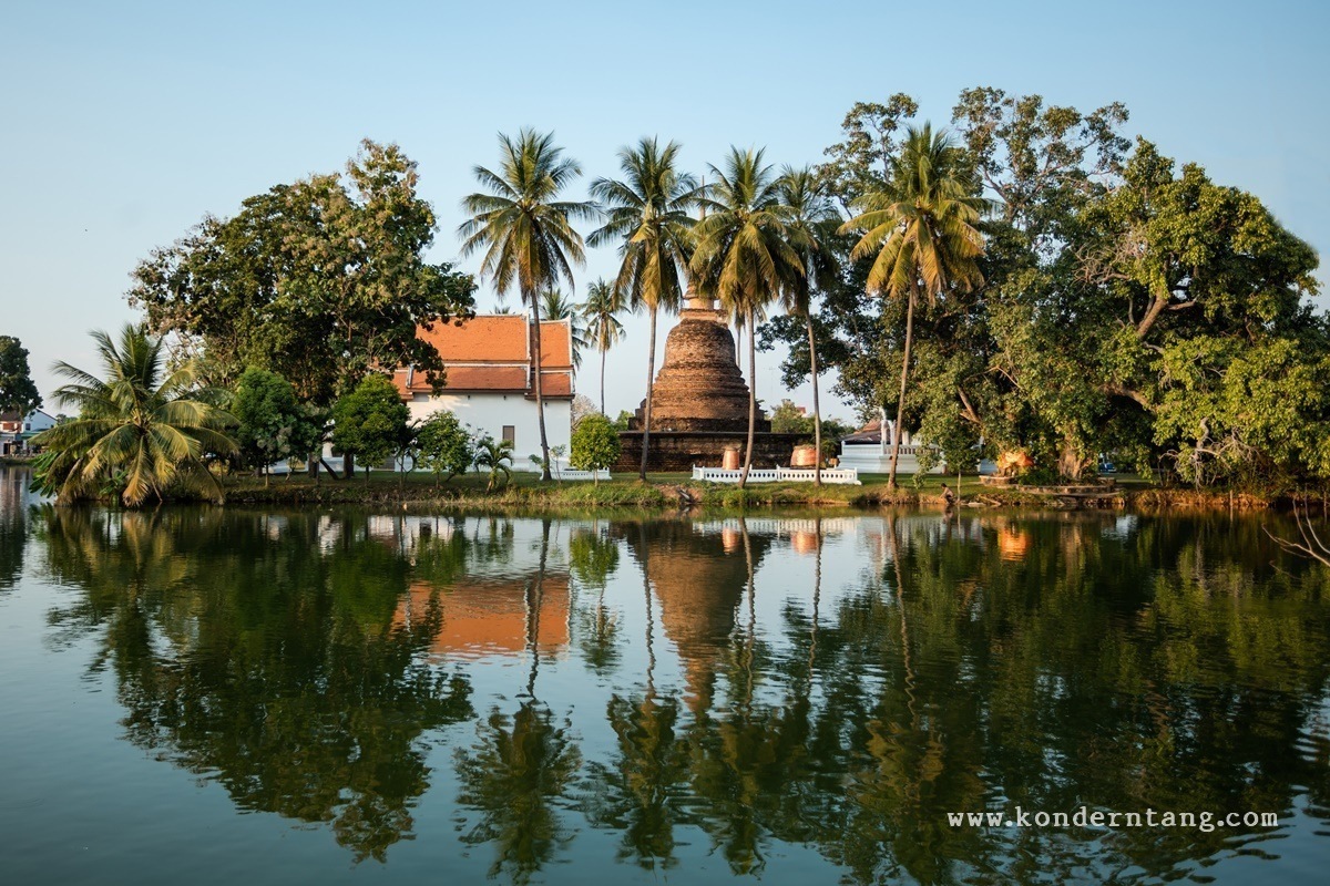 Wat Traphang Thong Lang in Sukhothai historical park temple, Sukhothai